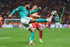 欧冠利物浦不敌加拉塔萨雷，此战绝非巧合，范戴克双拳难敌四手？