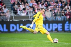 队报：维拉接近签下布雷斯特门将比佐特，上赛季法甲出场32次