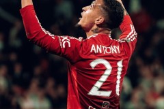 曼联抬价清洗安东尼！前教练直言：我当他是儿子，但绝不引进！