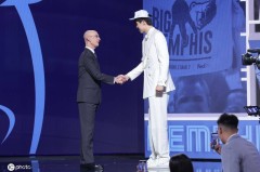 杨瀚森发文:努力扎根将梦想延续 生日礼物我很喜欢