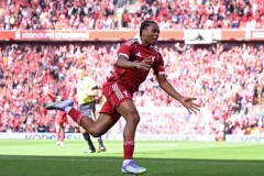 天赋溢出！16岁恩古莫哈季前5场3球&amp;2次一条龙，利物浦从蓝军抢人