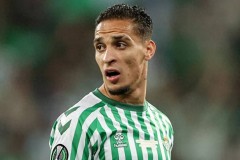 安东尼留守西甲遇阻，高额转会费成难题，法布雷加斯伸出援手